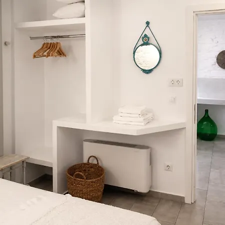 Est 1852 Andros - Tower 1 *